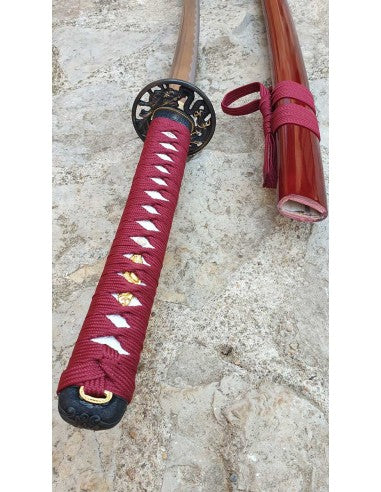 Katana roja con kit de limpieza funda caja y 2 tsubas